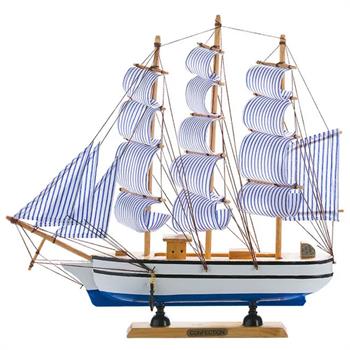  کشتی چوبی پایه دار بدنه سفید آبی